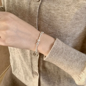 Élégant bracelet en argent S925 avec perles et breloques en forme de cœur poli