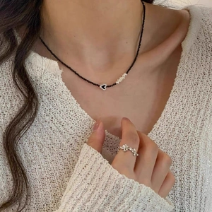 Collier en argent S925 avec perles noires, pendentif cœur et bague fleurie vintage