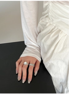 Bagues minimalistes en argent S925 avec pierre de coquillage et détails de texture martelée
