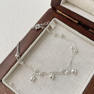 Élégant bracelet double couche en argent S925 avec cœurs et perles sur boîte à bijoux