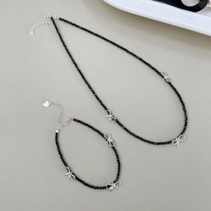 Parure collier et bracelet en argent S925 avec perles de spinelle noire et nœuds