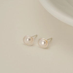 Minimalist S925 silver shell-shaped stud earrings with round freshwater pearls