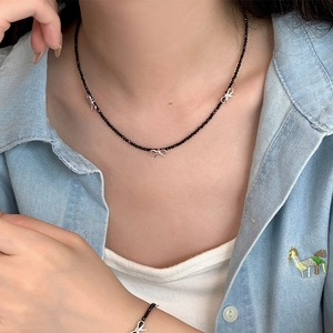 Ensemble collier et bracelet en argent S925 avec perles spinelle noire et nœud papillon