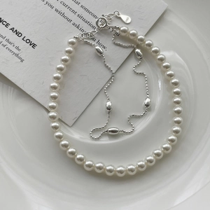 Elegant S925 sterling silver bracelet with round white pearls and double-layer chain