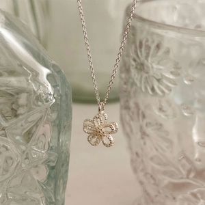 S925 Sterling Silver Hollow Flower Pendant Necklace Women Minimalist INS Style Geometric Clavicle Chain Jewelry Gift