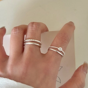 Minimalistische doppellagige S925 Sterlingsilber Stapelringe mit funkelndem Zirkon Akzent