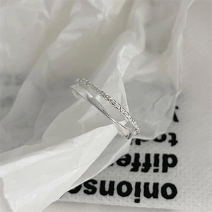 Double-layered 925 sterling silver chain ring featuring cubic zirconia pavé setting