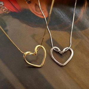 Minimalistische S925 Sterlingsilber Herzkette in Gold und Silber mit Schlangenkette