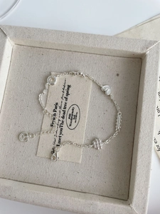 Bracelet S925 en argent sterling avec pendentifs cœur et pâtisserie sur plateau