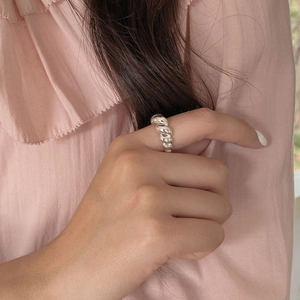 Moderner S925 Sterlingsilber Croissant Ring für Damen mit hochglänzender, polierter Oberfläche