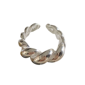 Minimalistischer S925 Sterlingsilber Croissant Twist Ring mit verstellbarer Öffnung für Damen