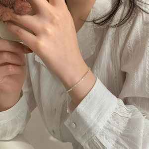 Bracelet minimaliste en argent sterling S925 avec texture scintillante pour femme élégante