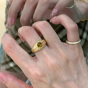 Bague vintage en argent S925 avec pierre oeil de tigre et finition dorée brossée