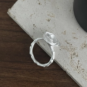 Bague rose en argent sterling S925 avec anneau texturé et finition argent mat