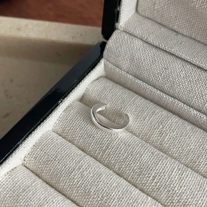 Minimalist S925 sterling silver ear cuff with C-shaped clip-on design for non-pierced ears