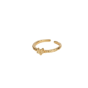 Minimalist 925 sterling silver star ring with gold hammered texture and open band design