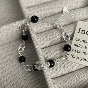 Elegant S925 sterling silver beaded bracelet with black agate stones and pig nose chain link
