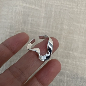 Minimalist S925 sterling silver irregular wave ring with adjustable open band for women