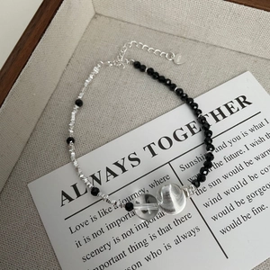Bracelet en argent sterling S925 avec perles noires facettées et cristaux clairs