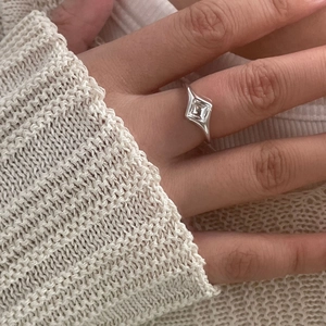 Bague géométrique en argent sterling 925 avec pierre précieuse carrée claire