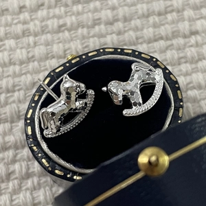 Elegant S925 sterling silver rocking horse stud earrings with hammered texture finish