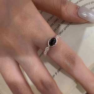 S925 silver ring with black chalcedony and anchor chain design on an open band
