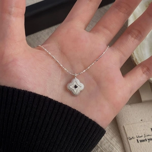 S925 sterling silver clover necklace featuring a vintage star pendant with a black gem