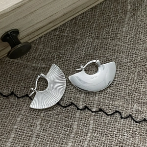 S925 sterling silver fan shaped hoop earrings with pleated texture and polished finish