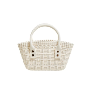 Modische cremefarbene PVC-Flechtkorb-Handtasche mit Metallnieten für den Sommer