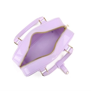 Borsa bowling alla moda in PVC lavanda con manici morbidi e finiture dorate a M