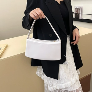 Bolso de Axila de PVC Brillante de Tendencia Mujer Moda Baguette Bolso de Hombro Color Sólido Bolso de Mano Casual Diario
