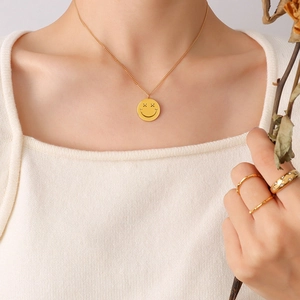 Collier Pendentif Disque Rond Portrait Abstrait Acier Titane Plaqué Or Minimaliste Bijoux De Niche Français Pour Femmes