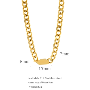 Detail van gouden Cubaanse schakelketting met gladde rechthoekige plaat in 316 staal