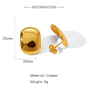 Detailansicht polierter goldener ovale Ohrringe mit Maßen von 25 mm Höhe und 20 mm Breite