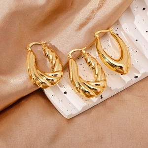 Chic irregular 18K gold plated hoop earrings with twisted and teardrop textures