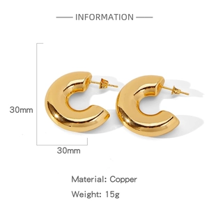 Detailed view of polished copper C-shaped earrings with 30mm diameter and 15g weight specs