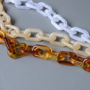 Chunky acrylic resin chain straps in beige amber and cloudy white for DIY handbags