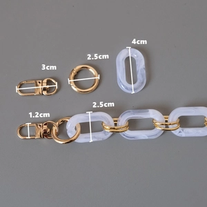 Detailed dimensions of marble acrylic links and gold metal lobster clasps for handbags