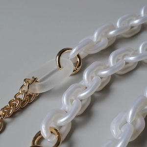 Chaîne en perles acryliques avec maillons givrés et sangle dorée pour sacs à bandoulière