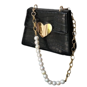 Chic black crocodile embossed women shoulder bag with golden heart buckle and pearl chain