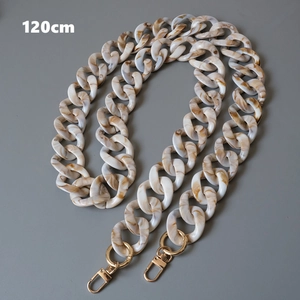 Detail of 120cm acrylic resin chain with beige marble pattern and gold metal clasps