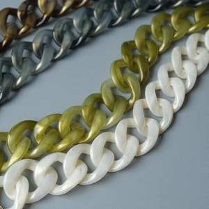 Cadena vintage de resina acrílica para bolsos en perla, verde y bronce de eslabón grueso