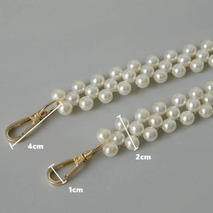 Élégante bandoulière en perles blanches à double rangée avec mousquetons dorés pour sacs