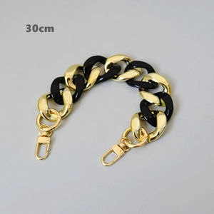 Detaillierte 30cm schwarz-goldene Acryl-Gliederkette mit Karabinerverschlüssen und Ring