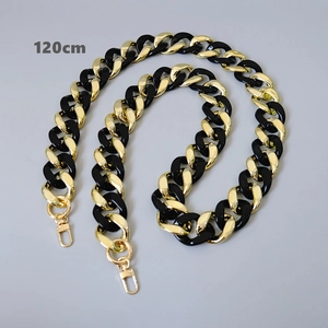 Detail der 120cm langen schwarz-goldenen Harzkette mit Karabinerverschluss für Taschen