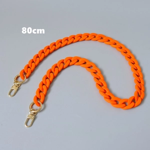 80 cm lange matte orangefarbene Acrylkette mit goldenen Karabinerverschlüssen für Taschen