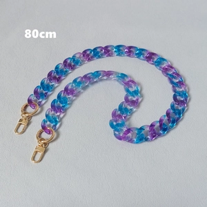 Detail of 80cm gradient blue-purple acrylic chain with gold metal lobster clasps