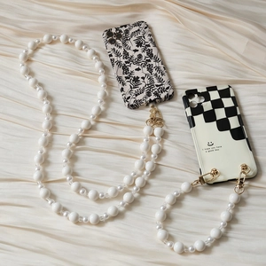 Chaîne de Téléphone Perlée en Acrylique Couleur Bonbon Bandoulière en Résine Fausse Künstliche Perle Avec Boucle en Métal pour Femme