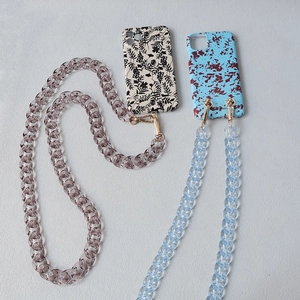 Fashionable acrylic resin fishbone chain phone cases with colorful chunky detachable straps