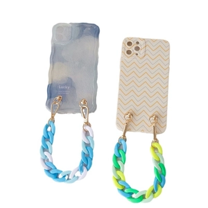 Colorful fishbone acrylic phone chain with retro contrast resin links and soft matte finish